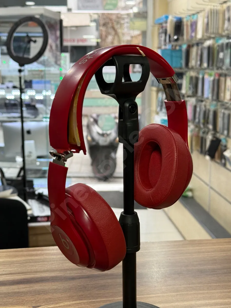 Beats Studio 3 Kulaklık Tamiri Öncesi